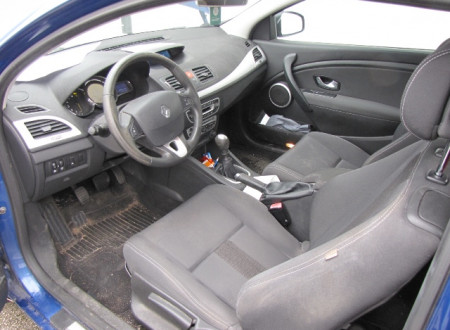 notranjost (spredaj) osebnega vozila Renault Megane Coupe 1.6 16V