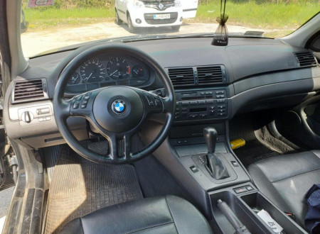 notranjost (armaturna plošča) osebnega vozila BMW 320 D