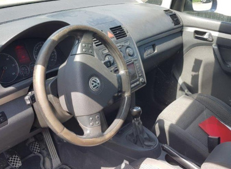 notranjost (armaturna plošča) osebnega vozila VOLKSWAGEN TOURAN 2.0 TDI