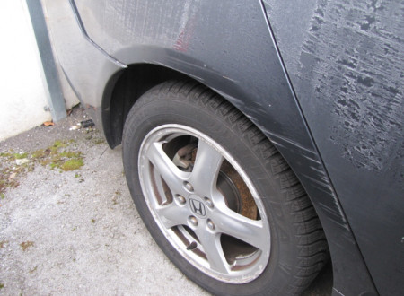 poškodba (praska) zadnjega desnega blatnika osebnega vozila HONDA ACORD 2.2 (dizel)