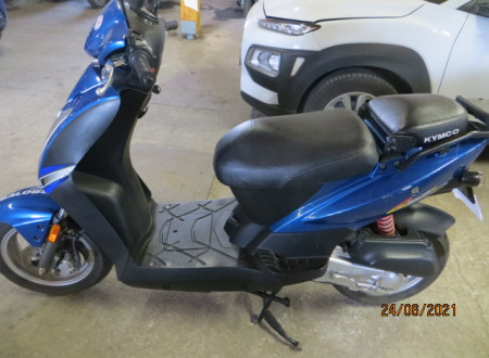 leva stran kolesa z motorjem KYMCO AGILITY 50