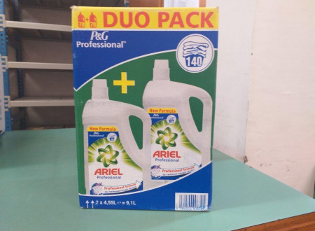 Karton embalaža (2) tekočih detergentov