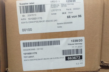 oznaka in črtna koda na kartonasti embalaži