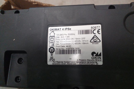 oznaka in črtna koda na elektromotorju