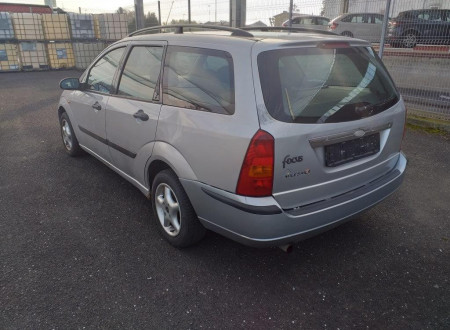 zadnja leva stran osebnega vozila FORD FOCUS / 1.8
