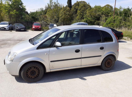 leva stran osebnega vozila OPEL MERIVA 1.6 16V