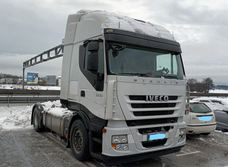 prednja desna stran vlačilca IVECO STRALIS AS 440S50T/P/3800