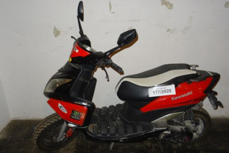 levi del kolesa z motorjem