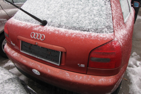zadnja stran osebnega vozila AUDI A3 1.8