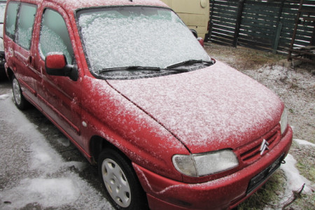 prednja desna stran osebnega vozila CITROËN BERLINGO Break 2.0 HDi