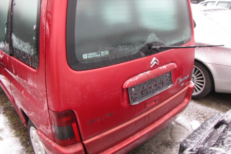 zadnja leva stran osebnega vozila CITROËN BERLINGO Break 2.0 HDi