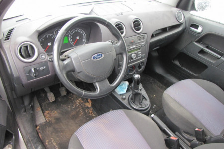 notranjost (armaturna plošča) osebnega vozila FORD FUSION 1.4 TDCI