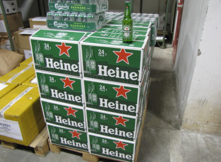 embalaža (kartonske škatle) steklenic piva HEINEKEN (0,33 l)