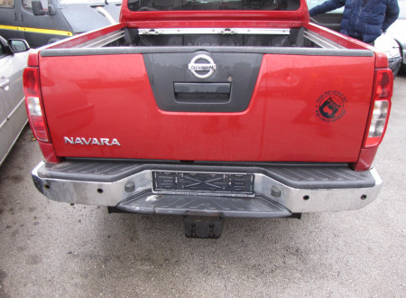 zadnja stran tovornega vozila NISSAN NAVARA 2.5 DCI 4X4 AUT.