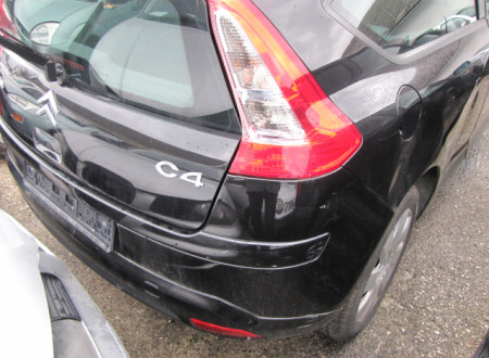 zadnja desna stran osebnega vozila CITROËN C4 1.6i 16V