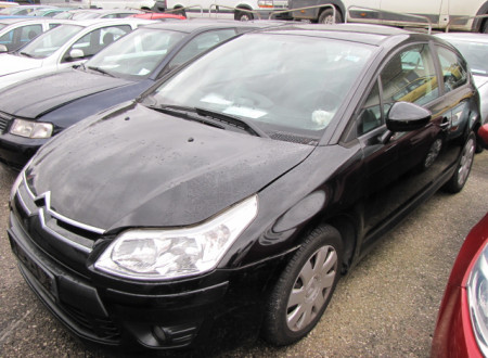 prednja leva stran osebnega vozila CITROËN C4 1.6i 16V
