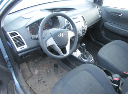 notranjost (armaturna plošča) osebnega vozila HYUNDAI i 20 1.2 (bencin)
