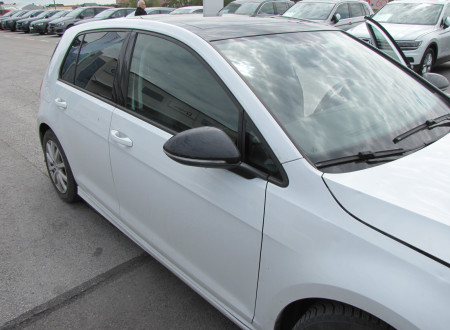 desna stran rabljenega osebnega avtomobila VOLKSWAGEN GOLF 2.0 TDI AUT