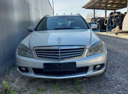 prednja stran osebnega vozila MERCEDES BENZ C / 200 T / CDI AUT.