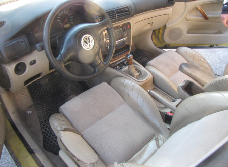 Prednji notranji del (volan, prednji sedeži, menjalnik)