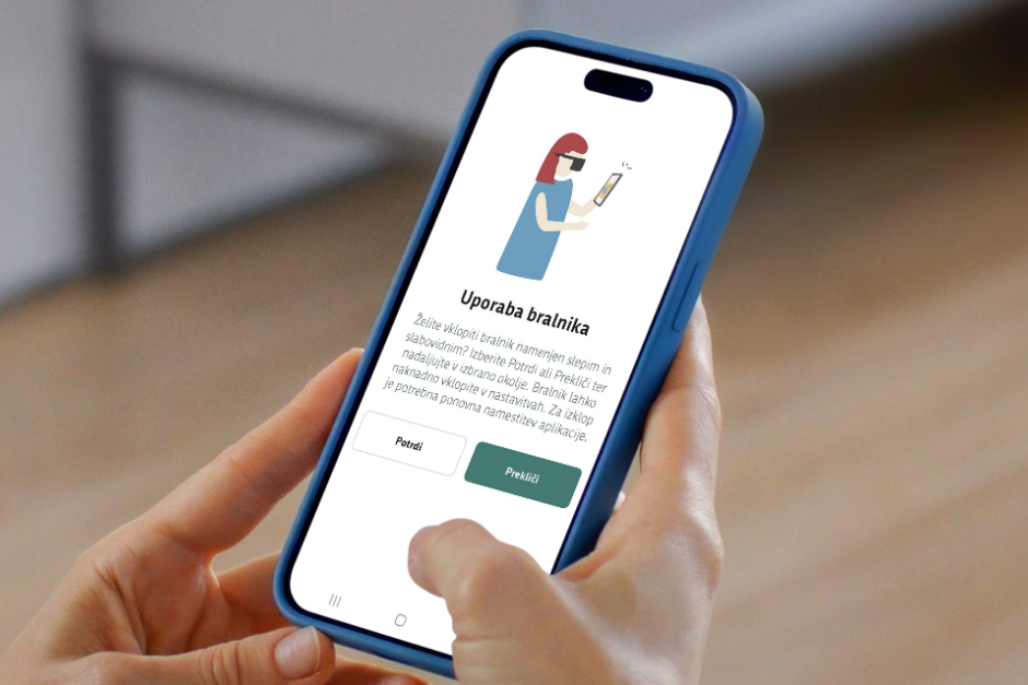 Mobilni telefon, na katerem je je odprta rubrika: Uporaba bralnika - Želite vklopiti bralnik, namenjen slepim in slabovidnim?   Izberite Potrdi ali Prekliči ter nadaljujte v izbrano kolje. Bralnik lahko naknadno vklopite v nastavitvah.