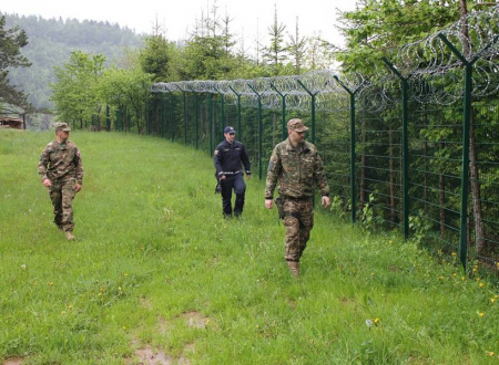 Mešana patrulja Policije in Slovenske vojske ob meji