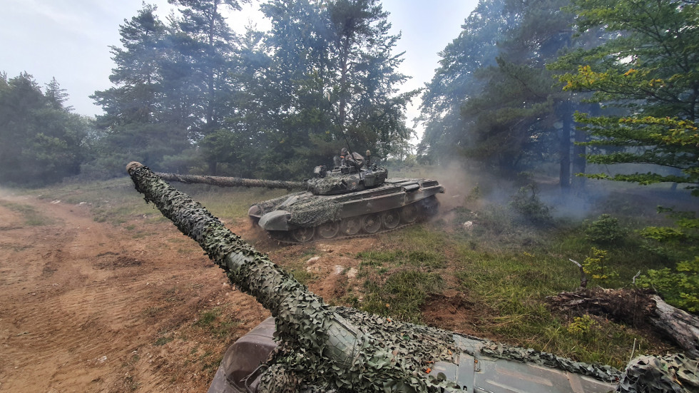 Tanka na poligonu med bojnim urjenjem.