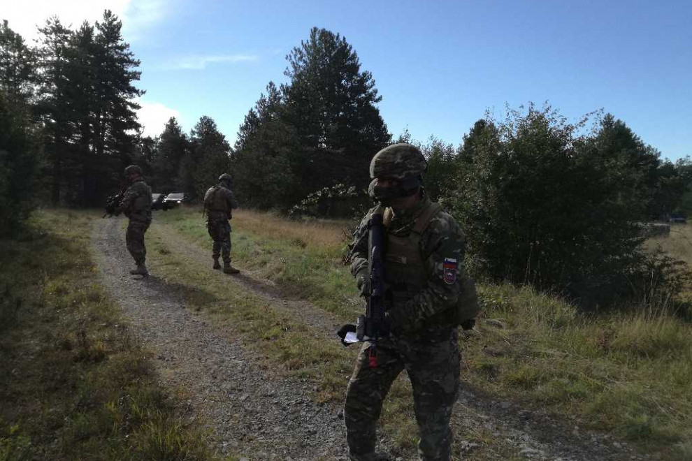 Pripadniki naslednjega, 16. slovenskega kontingenta na terenu med ugotavljanjem pripravljenosti za skorajšnji prevzem nalog na misiji EU v Maliju