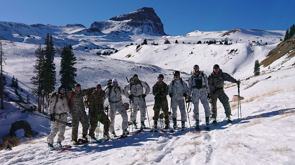 S turnimi smucmi na 3540 mnv v ozadju Uncompahgre peak