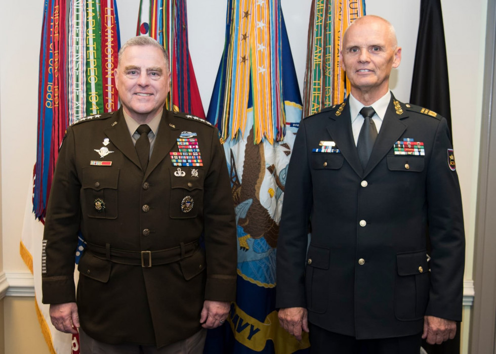 Načelnik Generalštaba Slovenske vojske generalmajor Robert Glavaš in načelnik združenega štaba oboroženih sil ZDA general Mark A. Milleyj