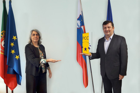 Primopredaja zastave stalnega odbora za kataster geodetski upravi - slika 2