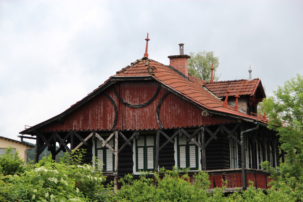 Ruska dača v Gameljnah v Ljubljani pred prenovo, 2015