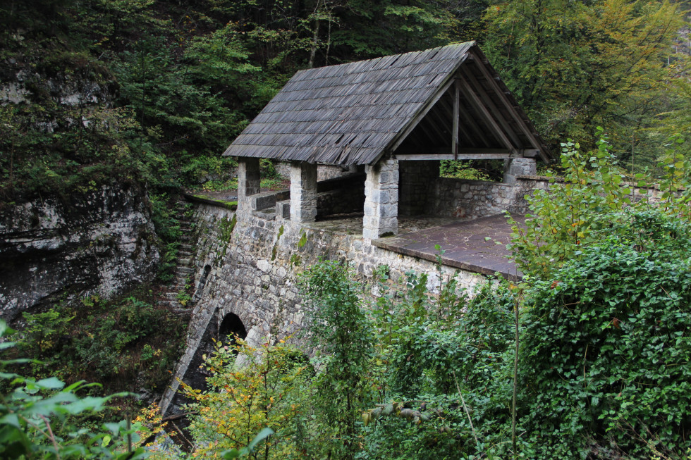 Belčne klavže pred izvedbo ukrepa, oktober 2015