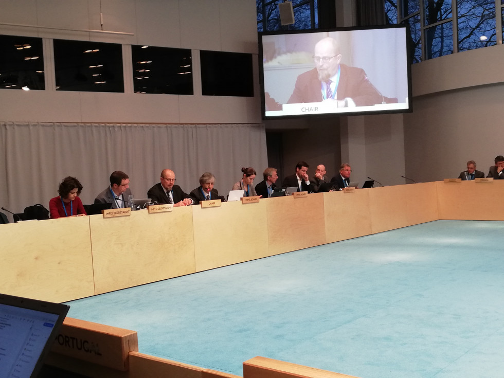 Konferenčno omizje z udeleženci skupščine