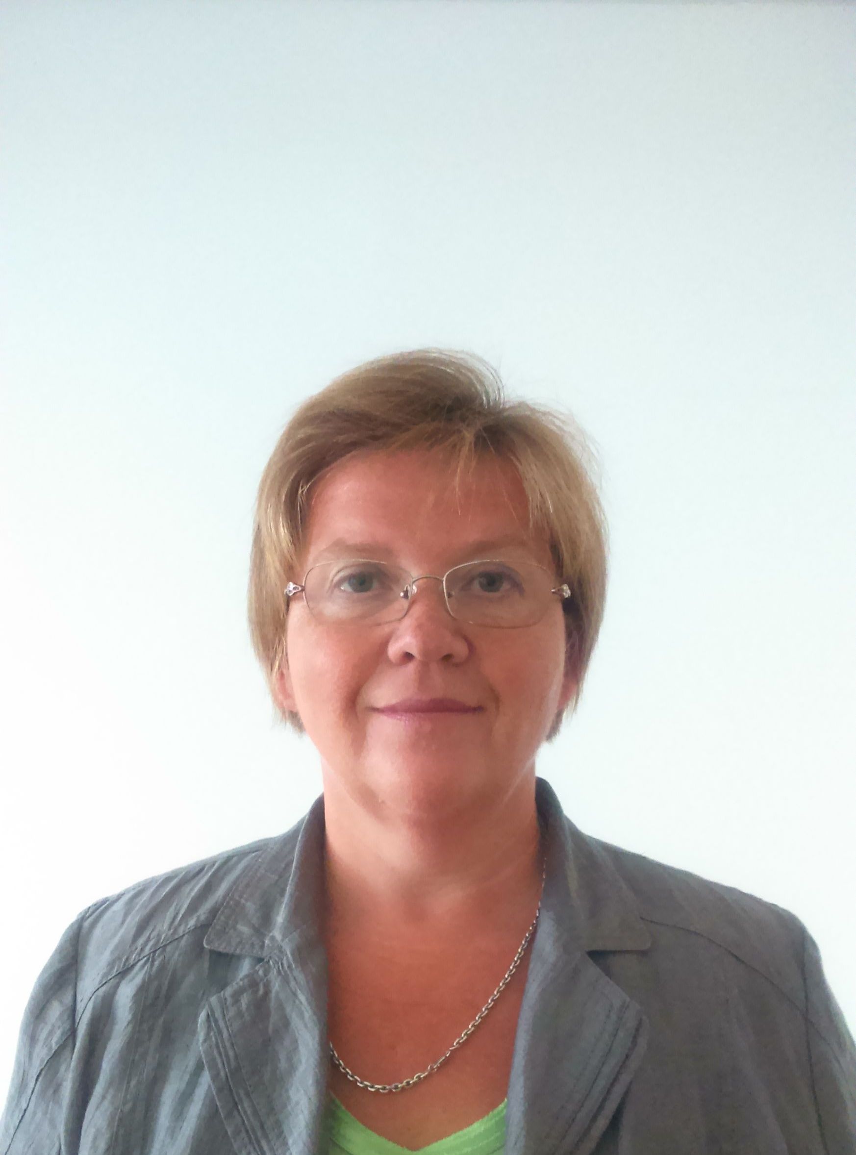 Melina Omrzel Petek