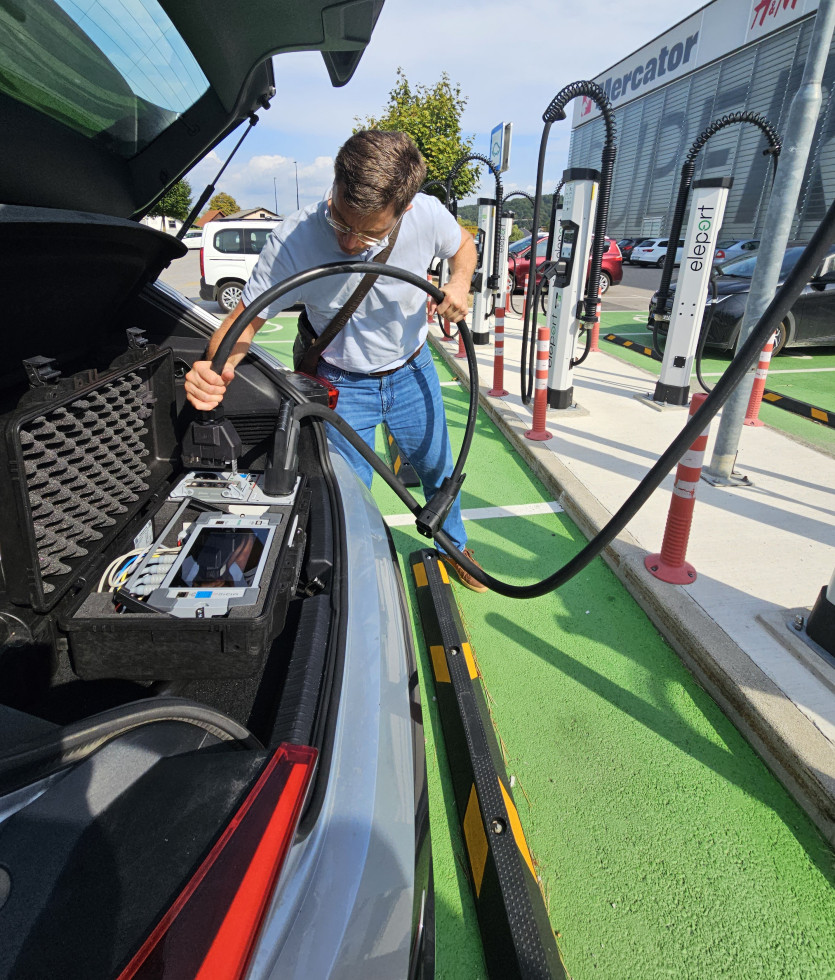 Preskus merilnega sistema za polnjenje električnih vozil