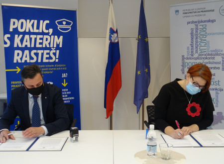 Podpis protokola sodelovanja med Upravo za probacijo (direktorica dr. Danijela Mrhar Prelić) in Upravo za izvrševanje kazenskih sankcij (generalni direktor mag. Bojan Majcen)