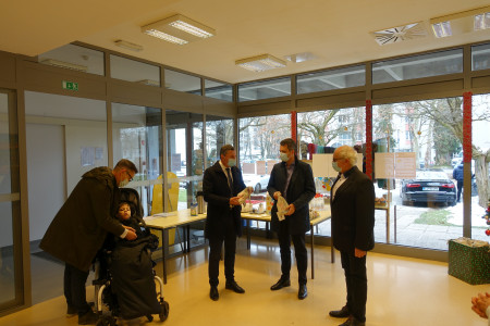Deček Alex, generalni direktor mag. Bojan Majcen, direktor Iztok Suhadolnik in minister Marjan Dikaučič