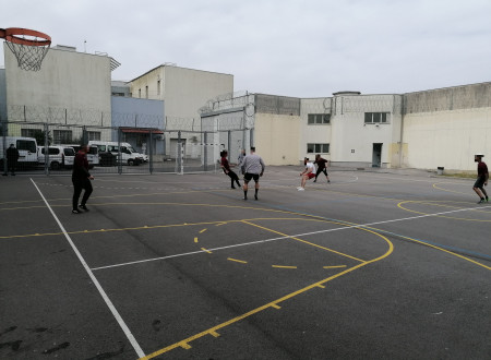 Nogometna tekma v koprskem zaporu