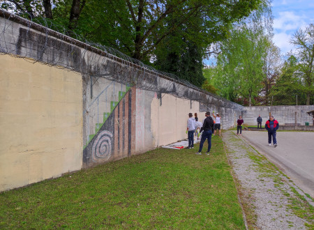 Obzidje obsojenci prebarvajo s podlago