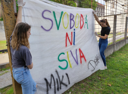Plakat "Svoboda ni siva"