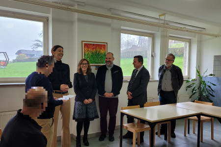 Ministrica je podelila diplomo obsojencu