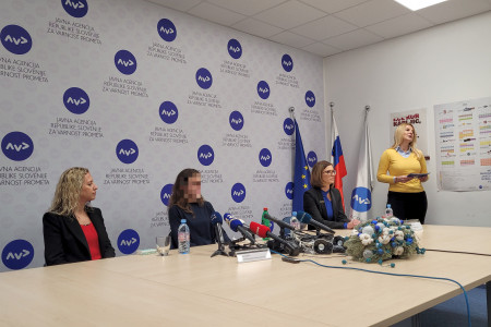 Vesna Kopač, Manca in mag. Simona Felser ob začetku dogodka