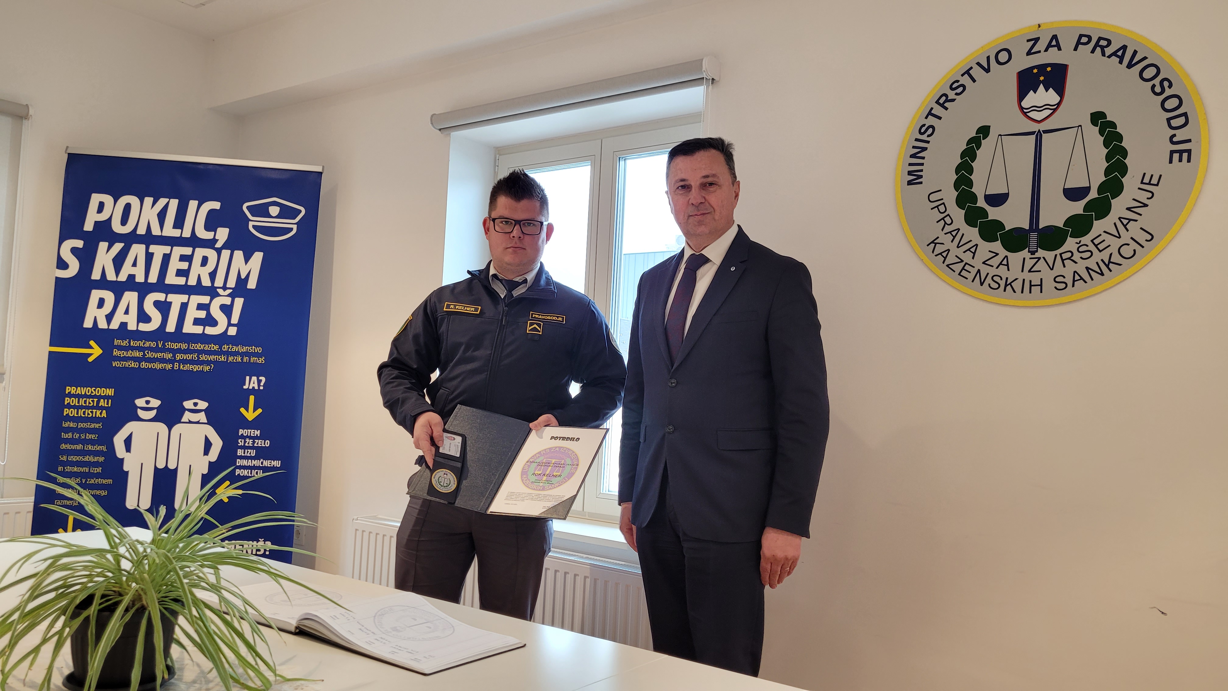 Sve ana Prisega Pravosodnega Policista GOV SI sve-ana-prisega-pravosodnega-policista-gov-si
