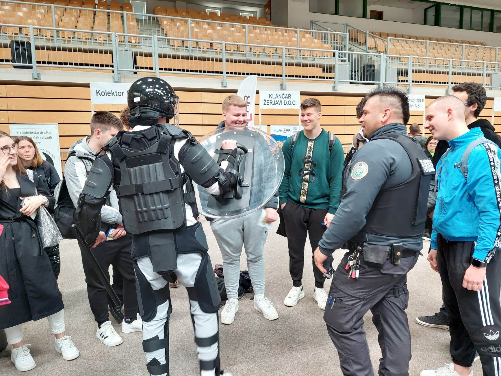 Poklic Pravosodni Policist Na Zaposlitvenem Sejmu V Kopru GOV SI poklic-pravosodni-policist-na-zaposlitvenem-sejmu-v-kopru-gov-si