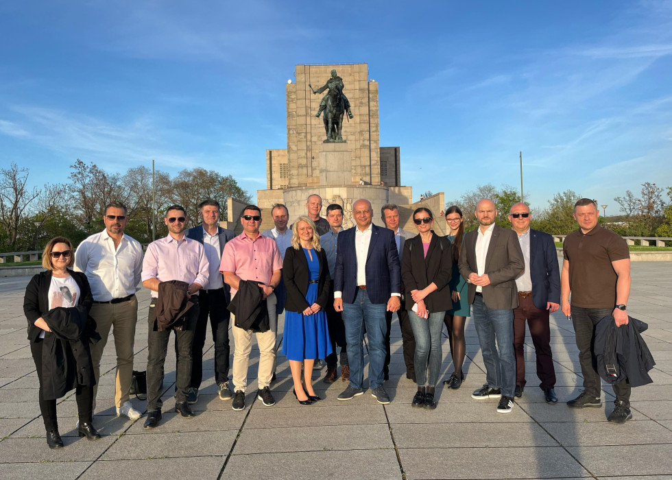 Skupinska fotografija vseh generalnih direktorjev MECR