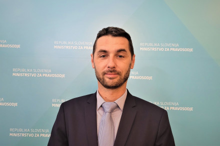 dr.  Emanuel Banutai
