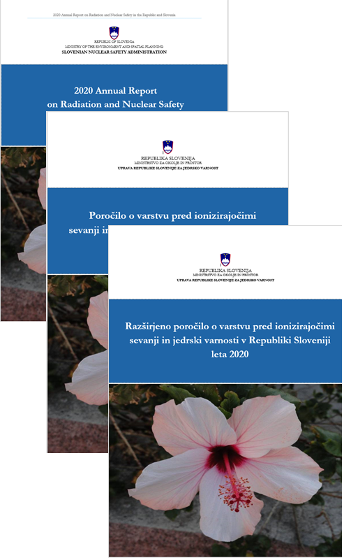 Naslovne strani vseh treh letnih poročil. Na vrhu je grb z naslovom Uprave Republike Slovenije za jedrsko varnost, nato je moder trak na katerem je z belo barvo napisan naslov letnega poročila, spodaj pa je cvet rože roza barve.