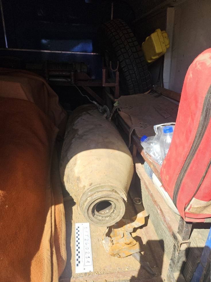 na fotografiji je 250kilogramska letalska  bomba. 