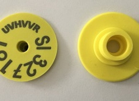Okrogla ušesna znamka za označitev drobnice z oznako UVHVVR